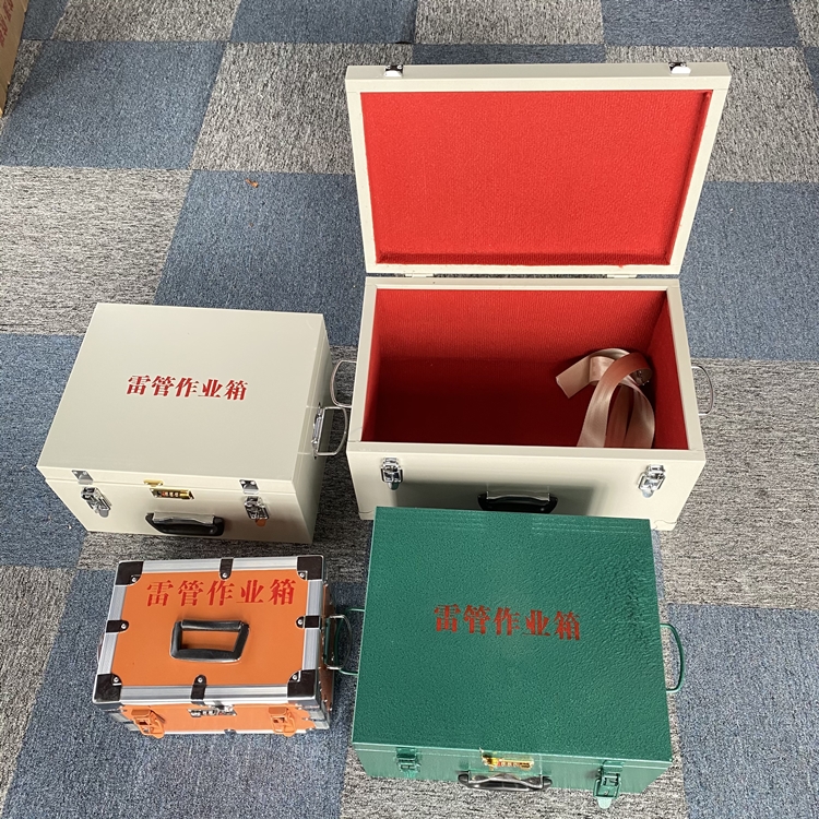 苍梧爆破工程作业箱如何选择？玻璃钢与传统材质的全面对比